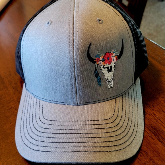 Accessories - Gray and Black Women's  Floral Design Cap